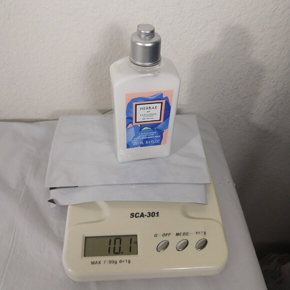 L'OCCITANE Limited Edition Herbae Iris pallida Perfumed Body Milk 250ML NEW - Picture 5 of 5